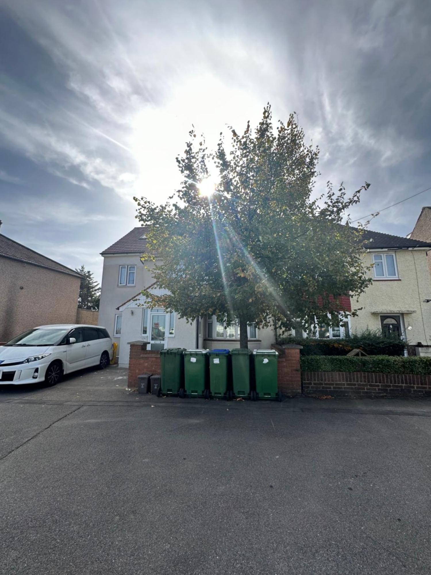 Luxury Ensuite Studio In Crayford Dartford Bexley London With Full Kitchen And Side Garden Alleyway Entrance Erith ภายนอก รูปภาพ