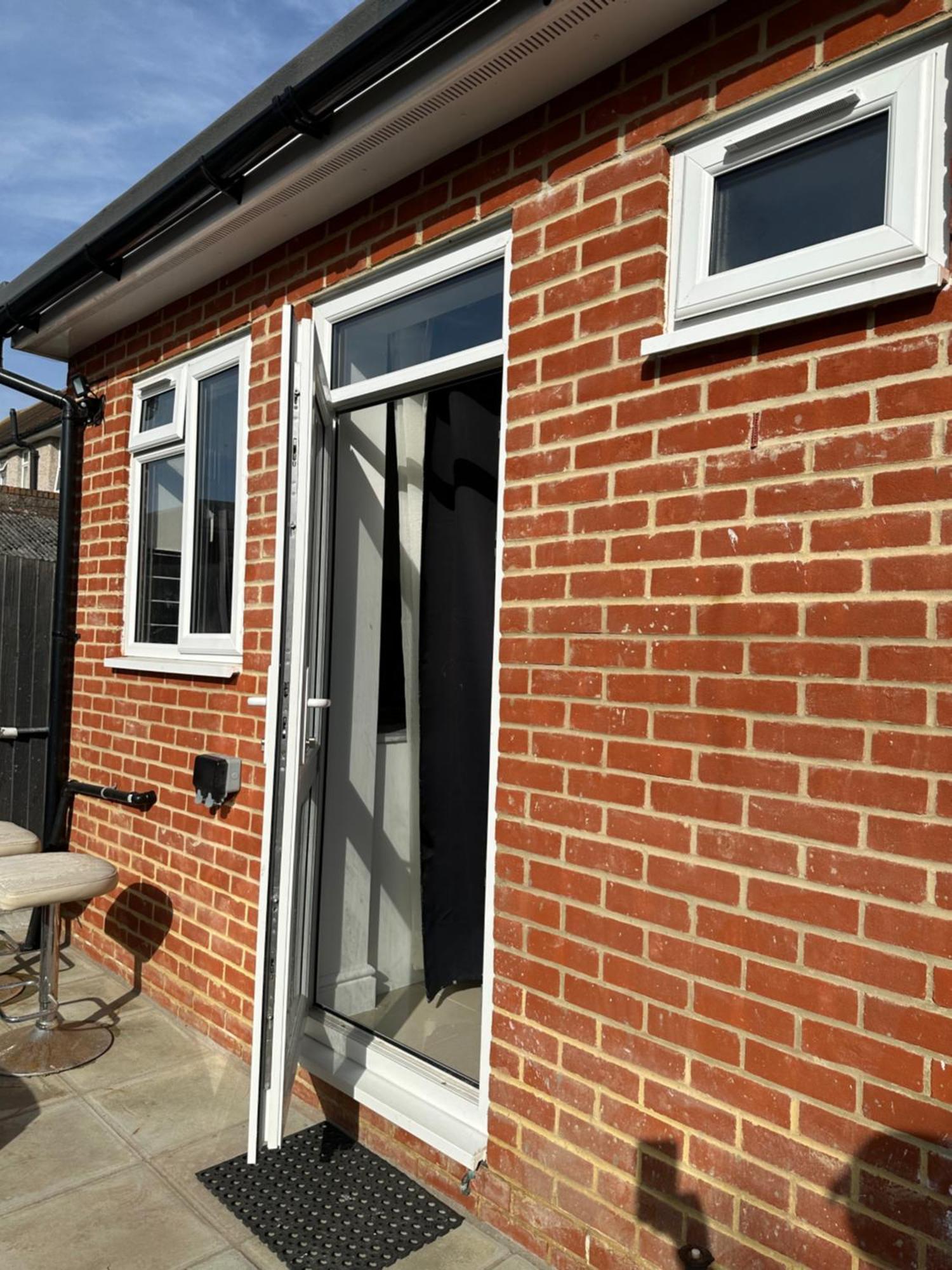Luxury Ensuite Studio In Crayford Dartford Bexley London With Full Kitchen And Side Garden Alleyway Entrance Erith ภายนอก รูปภาพ